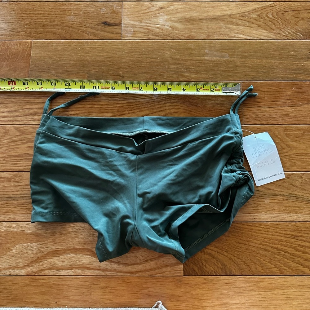 Fused Hawaii moss green swim shorties m/l